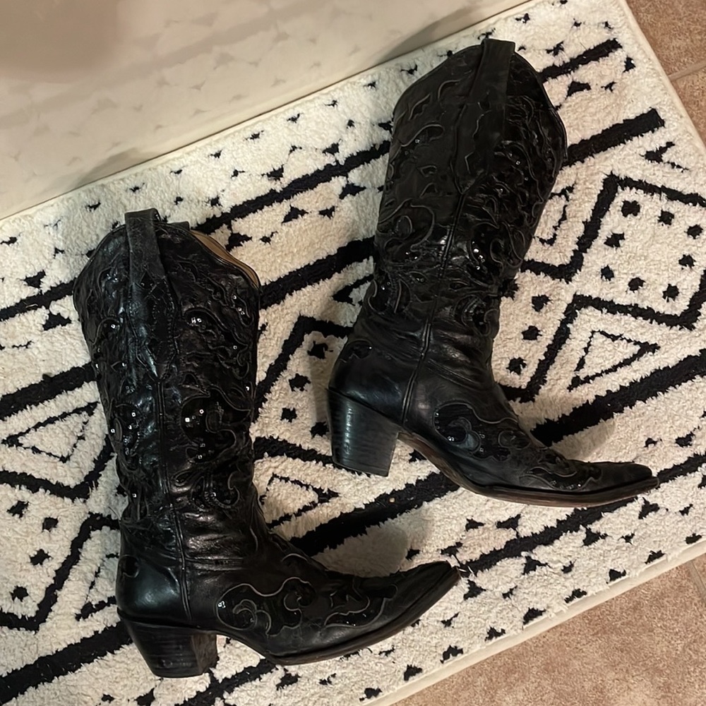 Black corral boots 71/2M